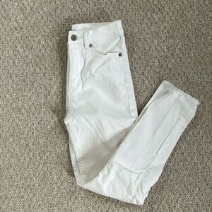 LOFT White Skinny Frayed Jeans 00P